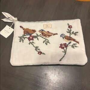 New SEZANE x BAZISZT grande pochette laptop case